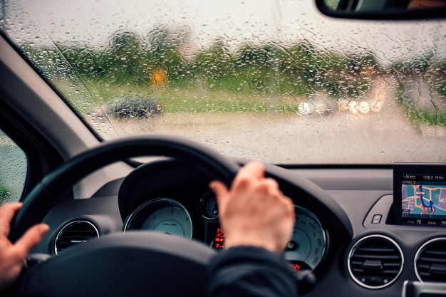 pingos de chuva no para brisa dos motoristas 137573 589